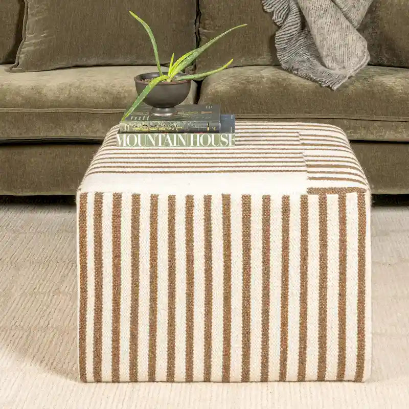 Table basse pouf capitonnée en laine kilim marron et crème – Multi-usage